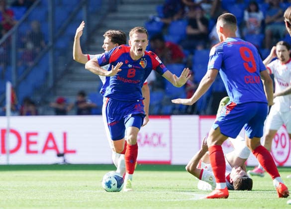 09.08.2026 Schweiz Fussball Herren Super League Saison 2026-2027 FC Basel - FC Thun 4:2 Bild , Becir Omeragic Aktion Einzelbild *** August 9, 2026 Swiss Men s Soccer Super League 2026–2027 Season FC Basel vs. FC Thun 4–2 Photo, Becir Omeragic in action (single frame) 