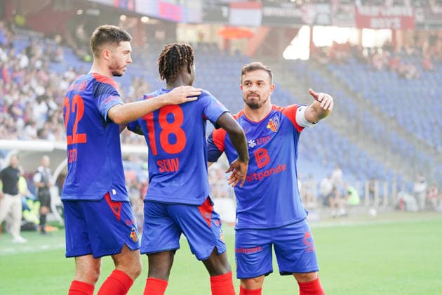 09.08.2026 Schweiz Fussball Herren Super League Saison 2026-2027 FC Basel - FC Thun 4:2 Bild ,Torjubel Leo Leroy,Asane Sow.Xherdan Shaqiri FC Basel Aktion *** August 9, 2026 Swiss Men s Soccer Super League 2026–2027 Season FC Basel vs. FC Thun 4–2 Photo: Leo Leroy, Asane Sow, and Xherdan Shaqiri celebrating a goal for FC Basel 