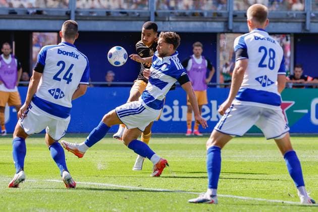 ZWOLLE , 09-08-2026 , MAC3park stadion , season 2026 2027 , Dutch Eredivisie football , match between PEC Zwolle and Ajax , picture shows Ajax player Abdellah Ouazane, PEC Zwolle player Damian van der Haar PEC - Ajax  x205592333x Copyright: