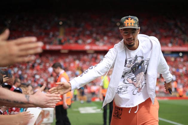 Football - Pre-Season Friendly - Liverpool v AS Monaco 9th August 2026 - Pre-Season Friendly - Liverpool v AS Monaco - Hugo Ekitike of Liverpool greets the fans before the match - Photo: Simon Stacpoole Offside. Liverpool UK *** Fußball-Vorbereitungsspiel: Liverpool gegen AS Monaco, 9. August 2026 Vorbereitungsspiel: Liverpool gegen AS Monaco Hugo Ekitike von Liverpool begrüßt die Fans vor dem Spiel. Foto: Simon Stacpoole Offside Liverpool UK  Copyright: xSimonxStacpoolexOffside