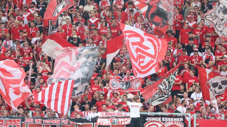 09.08.2026, xrekx, Fussball 3.Liga, 1.FC Saarbruecken - Rot-Weiss Essen v.l. RWE Fans ,Stimmung, Schals, Ultras, Zuschauer, Besucher, Choreo, Choreografie, atmosphere, scarves, spectators, visitors (DFL DFB REGULATIONS PROHIBIT ANY USE OF PHOTOGRAPHS as IMAGE SEQUENCES and or QUASI-VIDEO) Saarbruecken *** August 9, 2026, xrekx, Soccer 3rd Division, 1. FC Saarbrücken vs. Rot-Weiss Essen, RWE fans, atmosphere, scarves, ultras, spectators, visitors, choreography, choreography, atmosphere, scarves, spectators, visitors DFL DFB REGULATIONS PROHIBIT ANY USE OF PHOTOGRAPHS as IMAGE SEQUENCES and or QUASI-VIDEO Saarbruecken