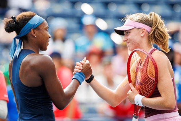 August 9, 2026, Toronto, On, Canada: Coco Gauff of the United States, left, shakes hands with Alina Korneeva after defeating her 6-3, 6-1, during round of 16 National Bank Open tennis action in Toronto, on Sunday, Aug. 9, 2026. Canada News - August 9, 2026  - ZUMAc35_ 20260809_zaf_c35_089 Copyright: xKeitoxNewmanx