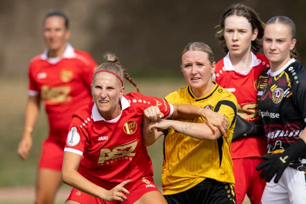 KOWO Sommercup 2026; Erfurt; 09.08.2026 Luisa Preißel ( 6; 1. FFV Erfurt) gegen Jo Anne Klinger ( 17; SG Dynamo Dresden) KOWO Sommercup 2026: 1. FFV Erfurt vs. SG Dynamo Dresden; Sportforum Johannesplatz Erfurt; 09.08.2026 *** KOWO Summer Cup 2026 Erfurt August 9, 2026 Luisa Preißel 6 1 FFV Erfurt vs. Jo Anne Klinger 17 SG Dynamo Dresden KOWO Summer Cup 2026 1 FFV Erfurt vs. SG Dynamo Dresden Sportforum Johannesplatz Erfurt August 9, 2026 Copyright: xBEAUTIFULxSPORTS Duehringx