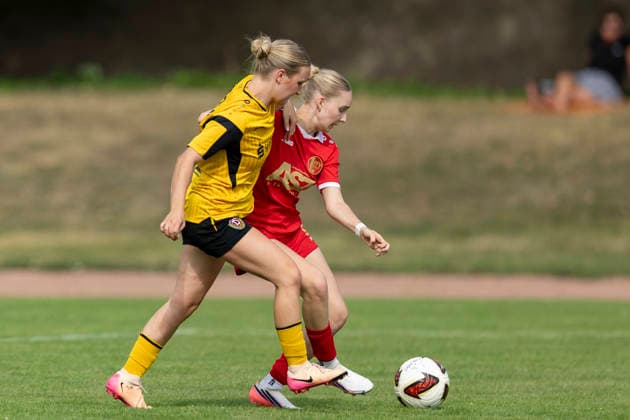 KOWO Sommercup 2026; Erfurt; 09.08.2026 Maja Felicitas Bauerschmidt ( 10; 1. FFV Erfurt) gegen Jo Anne Klinger ( 17; SG Dynamo Dresden) KOWO Sommercup 2026: 1. FFV Erfurt vs. SG Dynamo Dresden; Sportforum Johannesplatz Erfurt; 09.08.2026 *** KOWO Summer Cup 2026 Erfurt August 9, 2026 Maja Felicitas Bauerschmidt 10 1 FFV Erfurt vs. Jo Anne Klinger 17 SG Dynamo Dresden KOWO Summer Cup 2026 1 FFV Erfurt vs. SG Dynamo Dresden SportsForum Johannesplatz, Erfurt, August 9, 2026 Copyright: xBEAUTIFULxSPORTS Duehringx