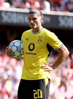 Marcel Sabitzer of Borussia Dortmund Arsenal v Borussia Dortmund, Pre Season Friendly, Football, Emirates Stadium, London, UK - 09 Aug 2026London Emirates Stadium United Kingdom EDITORIAL USE ONLY No use with unauthorised audio, video, data, fixture lists, club league logos or live services. Online in-match use limited to 120 images, no video emulation. No use in betting, games or single club league player publications.  Copyright: xGeorgexTewkesbury Shutterstockx 17051143bd