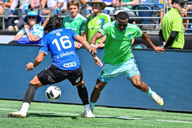 July 25, 2026: Seattle Sounders FC Defender Nouhou Tolo (5) passes the ball by Queretaro Midfielder Enzo Daniel Gimenez Rojas (16) during the Leagues Cup match between Seattle Sounders FC and Quero taro in Seattle, WA. the Sounders defeated Quero taro 3-0. CSM Leagues Cup 2026: AUG 09 Quero Taro At Seattle Sounders FC  - ZUMAc04_ 20260809_zma_c04_040 Copyright: xStevexFaberx
