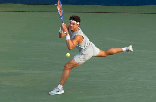 August 9, 2026, Montreal, Pq, Canada: Ben Shelton of the United States hits a return to Joao Fonseca of Brazil during Round of 16 tennis action at the National Bank Open in Montreal on Sunday, Aug. 9, 2026. Canada News - August 9, 2026  - ZUMAc35_ 20260809_zaf_c35_096 Copyright: xChristinnexMuschix