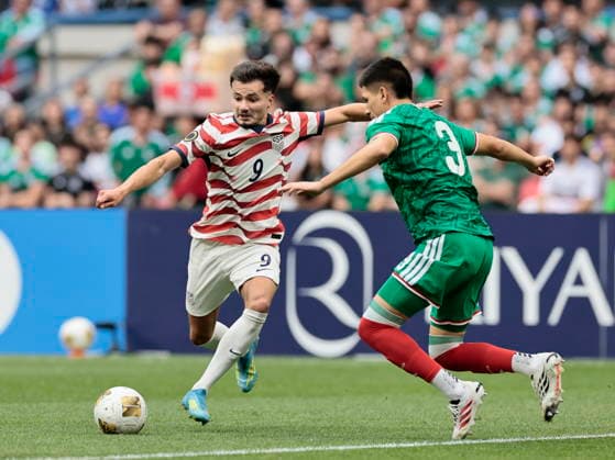 CONCACAF U-20 Championship - USA vs Mexico Dino Klapija (L) of United States vies for the ball with Cristobal Alfaro (R) of Mexico during the final of the CONCACAF U-20 Championship between the United States and Mexico at Banorte Stadium in Mexico City, Mexico, 09 August 2026. MEXICO CITY Mexico  Copyright: xJOSExMENDEZx