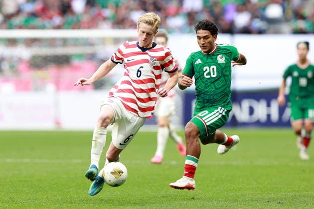 CONCACAF U-20 Championship - USA vs Mexico Colin Guske (L) of United States vies for the ball with Diego Ramirez (R) of Mexico during the final of the CONCACAF U-20 Championship between the United States and Mexico in Mexico City, Mexico, 09 August 2026. MEXICO CITY Mexico  Copyright: xMARIOxGUZMANx