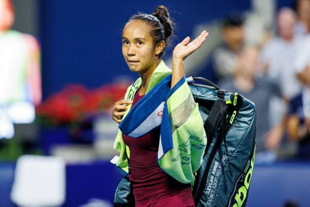 August 9, 2026, Toronto, On, Canada: Leylah Fernandez of Canada waves to the crowd after suffering a 6-4, 6-4, loss to Naomi Osaka of Japan during round of 16 National Bank Open Tennis action in Toronto, on Sunday, Aug. 9, 2026. Canada News - August 9, 2026  - ZUMAc35_ 20260809_zaf_c35_134 Copyright: xKeitoxNewmanx