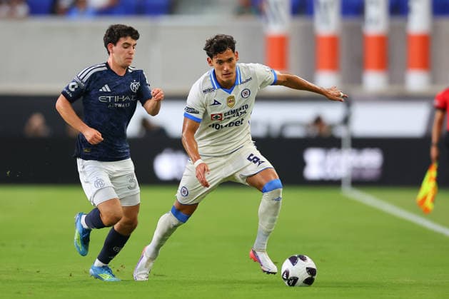 HARRISON, NJ - AUGUST 09: Jesus Orozco 5 of Cruz Azul controls the ball during the first half of the Leagues Cup match against New York City FC on August 9, 2026 at Sports Illustrated Stadium in Harrison, New Jersey. (Photo by Rich Graessle Icon Sportswire) SOCCER: AUG 09 Leagues Cup Cruz Azul vs New York City EDITORIAL USE ONLY Icon26080930048