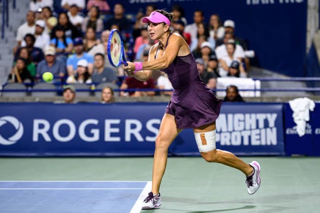 August 9, 2026, Toronto, Ontario, Canada: BELINDA BENCIC of Switzerland returns the ball during her round-of-16 match against Alexandra Eala of Philippines at the National Bank Open, part of the Hologic WTA, Tennis Damen Tour at Sobeys Stadium. Bencic defeated Eala 6-4, 6-0 to advance to the quarterfinals. Tennis 2026: WTA 1000 National Bank Open Presented By Rogers.  - ZUMAr228 20260809_znp_r228_041 Copyright: xVasiliyxRyabykhx