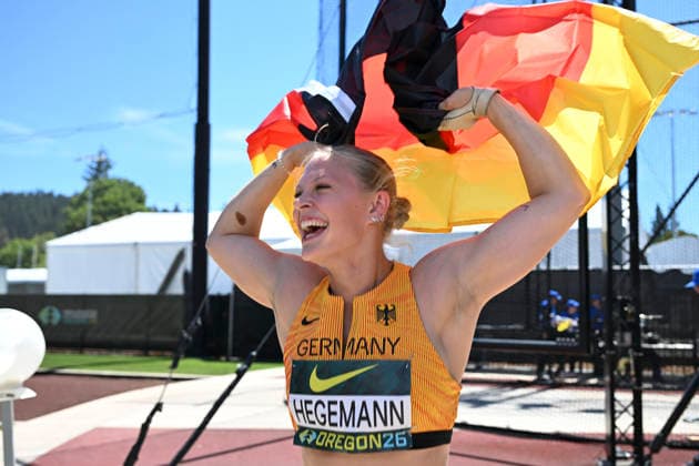 World Athletics U20 Championships Oregon 2026 EUGENE, UNITED STATES OF AMERICA - AUGUST 9, 2026 : Clara Hegemann (GER) celebrating GOLD with the German flag in the hammer throw during the World Athletics U20 Championships Oregon 2026 at Hayward Field on August 9, 2026 in Eugene, United States Of America. *** World Athletics U20 Championships, Oregon 2026 EUGENE, UNITED STATES OF AMERICA AUGUST 9, 2026 Clara Hegemann (GER) celebrates her GOLD medal with the German flag in the hammer throw during the World Athletics U20 Championships Oregon 2026 at Hayward Field on August 9, 2026, in Eugene, United States of America Copyright: xBEAUTIFULxSPORTS DecaxText&Bildx