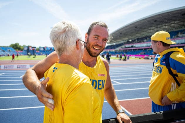 260810 Wictor Petersson of Sweden with his father after men s shot put qualification during day 1 of the 2026 European Athletics Championships on August 10, 2026 in Birmingham. Photo: Maxim Thore BILDBYRAN kod MT MT1064 friidrott athletics friidrett friidrotts-em em friidretts-em 2026 european athletics championships 1 bbeng shot put kula kulestot sverige jubel *** August 10, 2026: Wictor Petersson of Sweden with his father after the men’s shot put qualifying round on Day 1 of the 2026 European Athletics Championships on August 10, 2026 in Birmingham. Photo by Maxim Thore. BILDBYRAN code MT MT1064. track and field, athletics, friidrett, friidrotts EM, 2026 European Athletics Championships, 1 BBENG, shot put, kula, kulestot, Sweden, celebration  Copyright: MAXIMxTHORE BB260810MT074