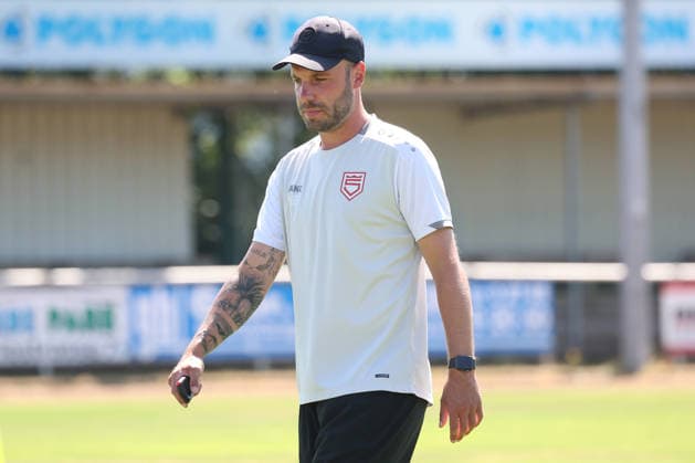 Training der Sportfreunde Siegen. Interimstrainer Marco Beier (SI) Fussball Regionalliga West, Training, Sportfreunde Siegen, am 10.08.2026 in Mudersbach Deutschland. *** Sportfreunde Siegen Training Session: Interim Coach Marco Beier, SI Soccer Regionalliga West, Training, Sportfreunde Siegen, on August 10, 2026, in Mudersbach, Germany
