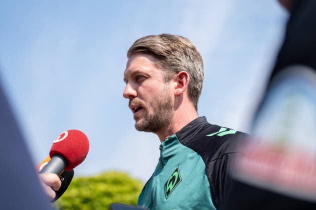 10.08.2026, GER Deutschland, Fussball, Saison 2026 2027, Trainingslager Werder Bremen, Interview vor dem Training Peter Niemeyer (Leiter Profifußball Sportdirektor SV Werder Bremen) im Interview während des Trainingslagers des SV Werder Bremen in Harsewinkel-Marienfeld Harsewinkel-Marienfeld Hotel-Residence Klosterpforte Nordrhein-Westfalen (NRW) Deutschland *** August 10, 2026, GER Germany, Soccer, 2026–2027 Season, Werder Bremen Training Camp, Pre-Training Interview with Peter Niemeyer, Head of Professional Soccer and Sporting Director at SV Werder Bremen, during the SV Werder Bremen training camp in Harsewinkel Marienfeld at the Hotel Residence Klosterpforte in Harsewinkel Marienfeld, North Rhine-Westphalia (NRW), Germany Copyright: xnordphotoxGmbHx xChristianxSchulzex
