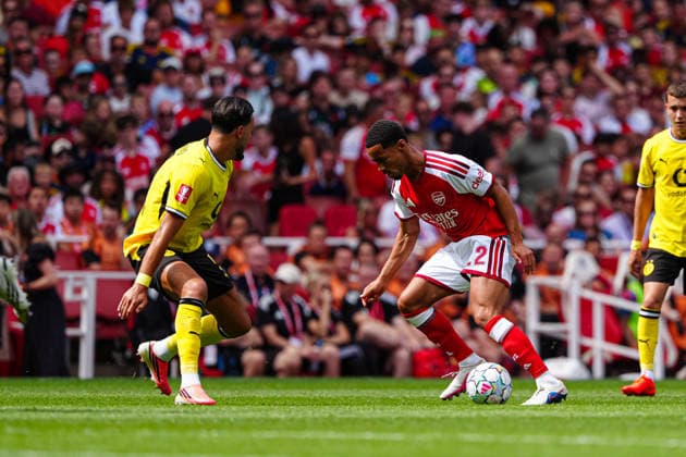 Ramy Bensebaini, Borussia Dortmund, 05; Ethan Nwaneri, Arsenal FC, 22 (ENG); Arsenal FC vs. Borussia Dortmund, Soccer, Emirates Cup 2026, 2026–2027 Season, August 9, 2026, ENG, Arsenal FC vs. Borussia Dortmund, Soccer, Friendly Match, 2026–2027 Season, August 9, 2026, London Copyright: xEibner-Pressefoto MarcelxvonxFehrnx EP_MFN_P