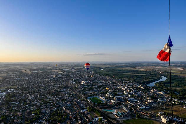 NEWS : Championnats de France de Montgolfieres - Marmande - 10 08 2026 Vol des Motgolfieres au dessus de la ville de Marmande en Lot et Garonne Marmande  Copyright: xThierryxBretonx