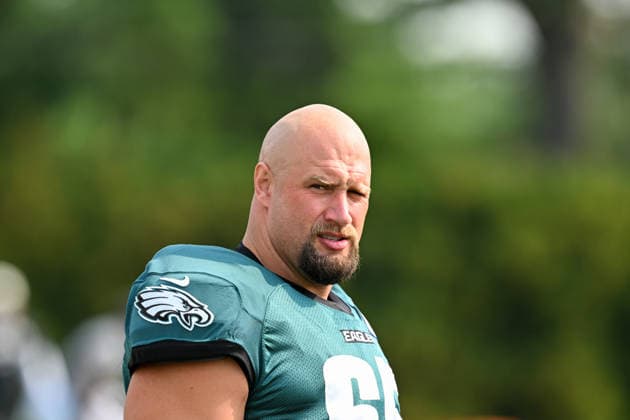 PHILADELPHIA, PA - AUGUST 10: Philadelphia Eagles offensive tackle Lane Johnson 65 looks on during the Philadelphia Eagles training camp on August 10th, 2026 at Jefferson Health Training Complex in Philadelphia, PA. (Photo by Terence Lewis Icon Sportswire) NFL, American Football Herren, USA AUG 10 Eagles Training Camp EDITORIAL USE ONLY Icon260810001
