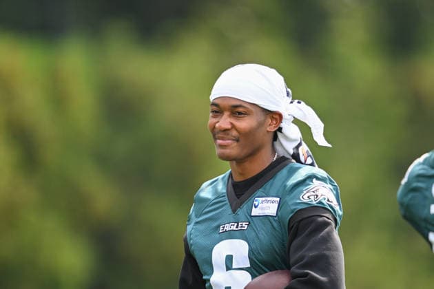 PHILADELPHIA, PA - AUGUST 10: Philadelphia Eagles wide receiver DeVonta Smith 6 reacts during the Philadelphia Eagles training camp on August 10th, 2026 at Jefferson Health Training Complex in Philadelphia, PA. (Photo by Terence Lewis Icon Sportswire) NFL, American Football Herren, USA AUG 10 Eagles Training Camp EDITORIAL USE ONLY Icon260810051