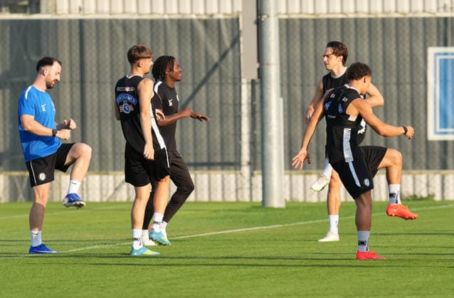 SOCCER - UEFA CL, Sturm vs Fenerbahce GRAZ,AUSTRIA,10.AUG.26 - SOCCER - UEFA Champions League, qualification, Sturm Graz vs Fenerbahce Istanbul, preview, training Sturm. Image shows the team of sturm during warm-up.  GEPAxpictures xMichaelxRiedler