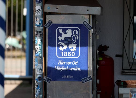 Soccer, Men s, Bavarian Regional League, 2026–2027 Season, TSV 1860 Munich, Training A poster or banner featuring the TSV 1860 Munich logo and the text Become a member right here, membership recruitment