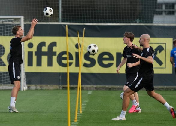 SOCCER - UEFA CL, Sturm vs Fenerbahce GRAZ,AUSTRIA,10.AUG.26 - SOCCER - UEFA Champions League, qualification, Sturm Graz vs Fenerbahce Istanbul, preview, training Sturm. Image shows Nelson Weiper , Luca Weinhandl and Gorenc Stankovic (Sturm).  GEPAxpictures xMichaelxRiedler