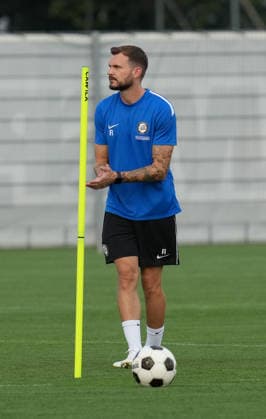 SOCCER - UEFA CL, Sturm vs Fenerbahce GRAZ,AUSTRIA,10.AUG.26 - SOCCER - UEFA Champions League, qualification, Sturm Graz vs Fenerbahce Istanbul, preview, training Sturm. Image shows head coach Fabio Ingolitsch (Sturm).  GEPAxpictures xMichaelxRiedler