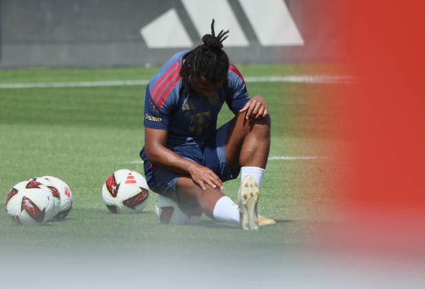 10.08.2026, FC Bayern Training , Saebenerstrasse Muenchen, Fussball, im Bild: Serge Gnabry (FC Bayern Muenchen) noch nicht top fit *** August 10, 2026, FC Bayern Training, Saebenerstrasse, Munich, Soccer, Sports, Pictured: Serge Gnabry of FC Bayern Munich, not yet in top form