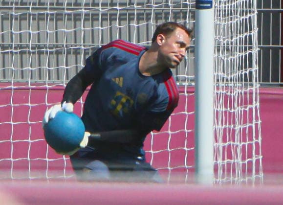 10.08.2026, FC Bayern Training , Saebenerstrasse Muenchen, Fussball, im Bild: Manuel Neuer (FC Bayern Muenchen) *** August 10, 2026, FC Bayern Training, Saebenerstrasse, Munich, Soccer, Sports, Pictured: Manuel Neuer, FC Bayern Munich