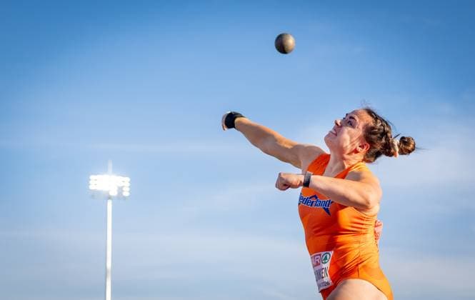 BIRMINGHAM - Jorinde van Klinken during the shot put final at the European Athletics Championships. It is the first time the European Championships are being held in Great Britain. IRIS VAN DEN BROEK ANP xVIxANPxSportx xxANPxIVx 565233641 originalFilename: 565233641.jpg