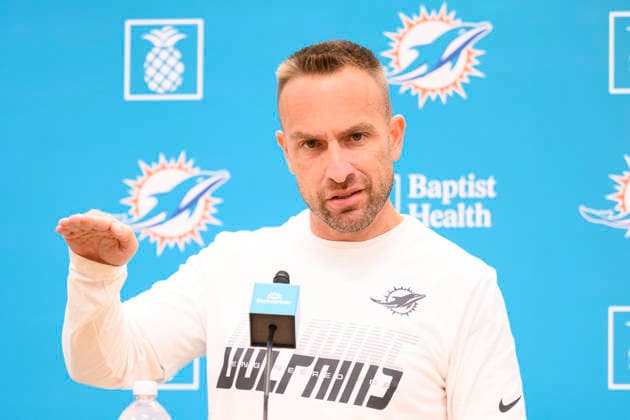 MIAMI GARDENS, FL - AUGUST 10: Miami Dolphins head coach Jeff Hafley gestures as he speaks to the media during the Miami Dolphins Training Camp on August 10 2026, at the Baptist Health Training Complex in Miami Gardens, FL. (Photo by Doug Murray Icon Sportswire) NFL, American Football Herren, USA AUG 10 Dolphins Training Camp EDITORIAL USE ONLY Icon796260810106