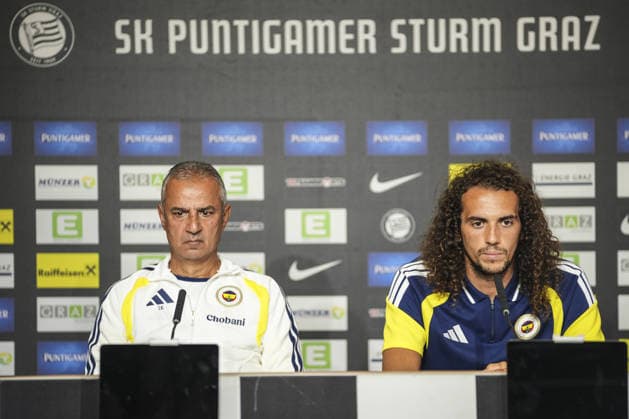 Ahead of Sturm Graz v Fenerbahce - UEFA Champions League Qualifier GRAZ, AUSTRIA - AUGUST 10: Head coach Ismail Kartal (L) and Matteo Guendouzi (R) of Fenerbahce speak during a press conference, PK, Pressekonferenz at Liebenau Stadium ahead of UEFA Champions League third qualifying round second-leg match against Sturm Graz in Graz, Austria on August 10, 2026. Agit Erdi Ulukaya Anadolu Graz Austria. Editorial use only. Please get in touch for any other usage.  Copyright: x2026xAnadoluxAgitxErdixUlukayax