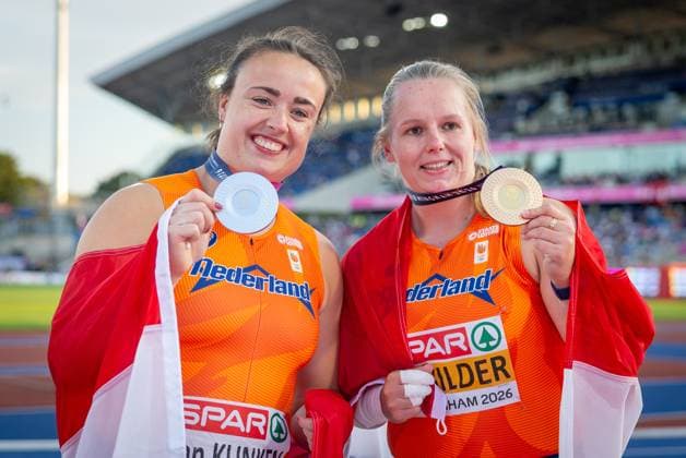 BIRMINGHAM - Jessica Schilder wins gold and Jorinde van Klinken silver in the shot put final at the European Athletics Championships. It is the first time the European Championships are being held in Great Britain. IRIS VAN DEN BROEK ANP xVIxANPxSportx xxANPxIVx 565234497 originalFilename: 565234497.jpg