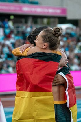 Yemisi Mabry (MTG Mannheim, Kugelstossen Frauen), Gina Lueckenkemper (SCC Berlin, 100m Frauen), GBR, Leichtathletik, Athletics, European Athletics Championships 2026, Leichtathletik Europameisterschaft 2026, Birmingham 2026, 09.08.2026, GBR, Leichtathletik, Athletics, European Athletics Championships 2026, Leichtathletik Europameisterschaft 2026, Birmingham 2026, 09.08.2026 Birmingham *** Yemisi Mabry, MTG Mannheim, Women s Shot Put; Gina Lueckenkemper, SCC Berlin, Women s 100m; GBR, Track and Field, Athletics, 2026 European Athletics Championships, 2026 European Track and Field Championships, Birmingham 2026, August 9, 2026, GBR, Track and Field, Athletics, 2026 European Athletics Championships, 2026 European Track and Field Championships, Birmingham 2026, August 9, 2026, Birmingham Copyright: xStefanxMayerx EP_SMR