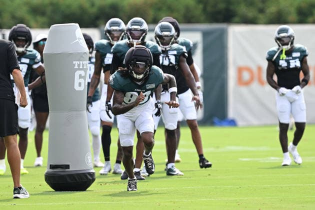 PHILADELPHIA, PA - AUGUST 10: Philadelphia Eagles wide receiver Quez Watkins 86 runs a drill during the Philadelphia Eagles training camp on August 10th, 2026 at Jefferson Health Training Complex in Philadelphia, PA. (Photo by Terence Lewis Icon Sportswire) NFL, American Football Herren, USA AUG 10 Eagles Training Camp EDITORIAL USE ONLY Icon260810072