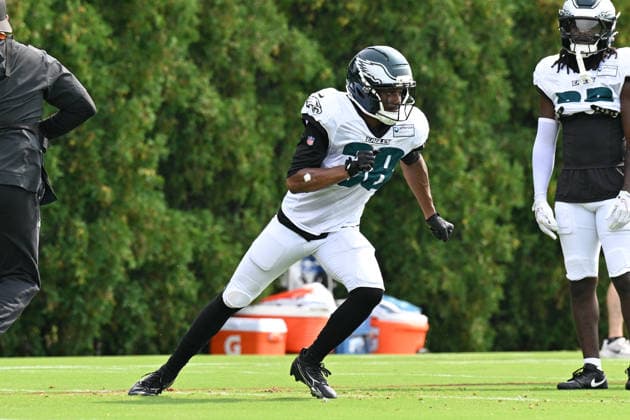 PHILADELPHIA, PA - AUGUST 10: Philadelphia Eagles cornerback Ambry Thomas 38 runs a drill during the Philadelphia Eagles training camp on August 10th, 2026 at Jefferson Health Training Complex in Philadelphia, PA. (Photo by Terence Lewis Icon Sportswire) NFL, American Football Herren, USA AUG 10 Eagles Training Camp EDITORIAL USE ONLY Icon260810093