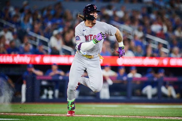 August 10, 2026, Toronto, On, Canada: Boston Red Sox s Jarren Duran (16) doubles during ninth inning MLB, Baseball Herren, USA baseball action against the Toronto Blue Jays in Toronto, on Monday, Aug. 10, 2026. Canada News - August 10, 2026  - ZUMAc35_ 20260810_zaf_c35_131 Copyright: xSammyxKoganx