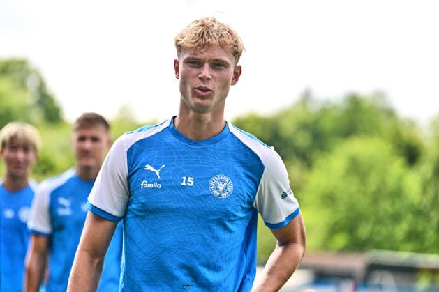 11.08.2026, Fußball, Herren, 2.BL, Saison 2026 2027, Training Holstein Kiel Kasper Davidsen Kiel, Projensdorf Projensdorf, Trainigsplatz Schleswig-Holstein Deutschland *** August 11, 2026, Soccer, Men s, 2nd Division, 2026–2027 Season, Holstein Kiel Training, Kasper Davidsen, Kiel, Projensdorf, Projensdorf, Training Field, Schleswig-Holstein, Germany
