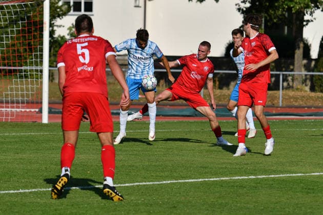 den ersten Schuss kann Julian Haefner (FC Rottenburg, 26) noch abwehren, der Nachschuss von David Stojak (SV Stuttgarter Kickers, 29) ist aber im Tor, links Maxime Ackermann (FC Rottenburg, 30) FC Rottenburg vs. SV Stuttgarter Kickers ,Fussball, WFV-Pokal, Gruppe 3, 3. Runde, Wuerttemberg, Saison 2026 2027, 11.08.2026, FC Rottenburg vs. SV Stuttgarter Kickers ,Fussball, WFV-Pokal, Gruppe 3, 3. Runde, Wuerttemberg, Saison 2026 2027, 11.08.2026 Rottenburg am Neckar *** Julian Haefner (FC Rottenburg, 26) manages to block the first shot, but the follow-up shot by David Stojak (SV Stuttgarter Kickers, 29) finds the back of the net; on the left is Maxime Ackermann (FC Rottenburg, 30). FC Rottenburg vs. SV Stuttgarter Kickers, Soccer, WFV Cup, Group 3, Round 3, Württemberg, 2026–2027 season, August 11, 2026, FC Rottenburg vs. SV Stuttgarter Kickers, soccer, WFV Cup, Group 3, Round 3, Württemberg, 2026–2027 season, August 11, 2026, Rottenburg am Neckar Copyright: xEibner-Pressefoto RalphxKunzex EP_RKE