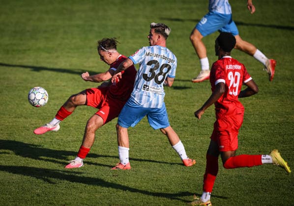 Fussball WFV Pokal 2026 2027 3. Runde 11.08.2026 FC Rottenburg - SV Stuttgarter Kickers Julian Marco Kiesecker (li, FC Rottenburg) gegen Christian Mauersberger (Mitte, Kickers) *** Soccer WFV Cup 2026–2027, Round 3, August 11, 2026: FC Rottenburg vs. SV Stuttgarter Kickers; Julian Marco Kiesecker (left), FC Rottenburg, vs. Christian Mauersberger (center), Kickers