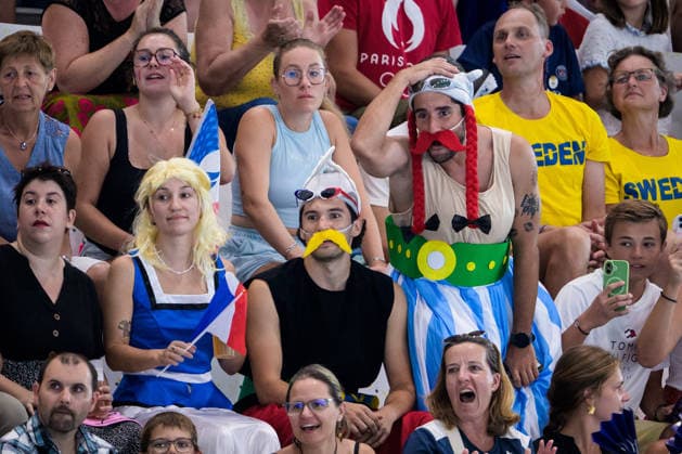 260811 Fans dressed as cartoon characters Asterix and Obelix watch the women™s 200 meters backstroke swimming final during day twelve of the 2026 European Aquatics Championships on August 11, 2026 in Saint-Denis. Photo: Joel Marklund BILDBYRAN kod JM JM0839 bbeng simning swimming svomming 2026 european aquatics championships em dam publik fans France Frankrike *** 260811 Fans dressed as the cartoon characters Asterix and Obelix watch the women’s 200-meter backstroke swimming final during day twelve of the 2026 European Aquatics Championships on August 11, 2026 in Saint-Denis. Photo by Joel Marklund. BILDBYRAN code JM JM0839 bbeng swimming 2026 European Aquatics Championships European Championships women s audience fans France  Copyright: JOELxMARKLUND BB260811JM204