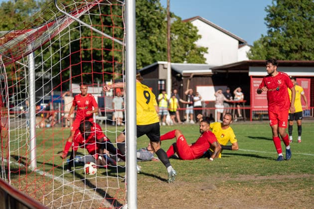 Marlon Fass (SG Sonnenhof Großaspach, 09) erzielt das 0:2, SSV Schwäbisch Hall vs. SG Sonnenhof Großaspach, Fussball, WFV-Pokal, 3. Runde, 11.08.2026 Schwäbisch Hall Baden-Wuerttemberg Deutschland *** Marlon Fass of SG Sonnenhof Großaspach scores the 0-2 goal in the 9th minute; SSV Schwäbisch Hall vs. SG Sonnenhof Großaspach, Soccer, WFV Cup, 3rd Round, August 11, 2026, Schwäbisch Hall, Baden-Württemberg, Germany Copyright: xkolbert-press PhilipxZieglerx