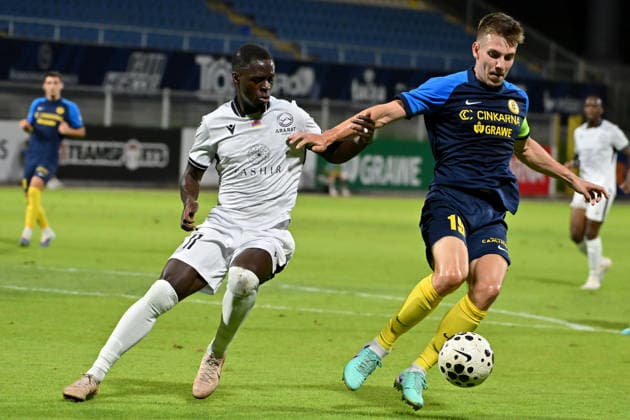 CELJE; SLOVENIA - ARMENIA 11: Mark Zabukovnik of Celje (R) in action against Zidane Banjaqui of Ararat-Armenia (L) during the UEFA Champions League QR-3 second match between Celje (Slovenia) and Ararat-Armenia (Armenia) at Stadion Celje, Celje on August 11, 2026 in Celje, Slovenia. (Photo by Igor Kupljenik Sports Press Photo).  Copyright: xIgorxKupljenikx xSPPx Sportspressphoto_SPR204340