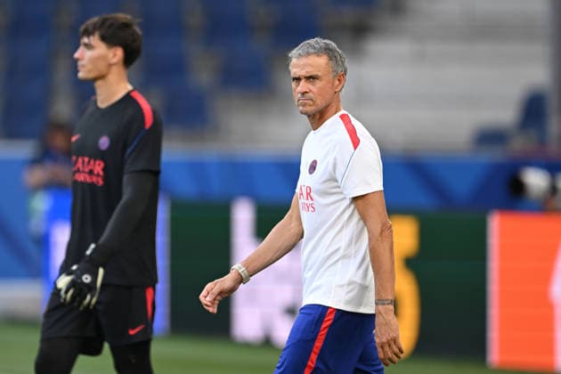 PSG hold final training session ahead of UEFA Super Cup SALZBURG, AUSTRIA - AUGUST 11: Luis Enrique, head coach of PSG leads the team s final training session at Salzburg Stadium in Salzburg, Austria, ahead of the UEFA Super Cup match against Aston Villa on August 11, 2026. Harun Ozalp Anadolu Salzburg Austria. Editorial use only. Please get in touch for any other usage.  Copyright: x2026xAnadoluxHarunxOzalpx