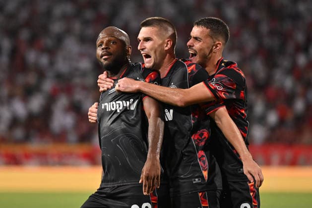 CRVENA ZVEZDA vs HAPOEL BEER SHEVA JAVON EAST, IGOR ZLATANOVIC, ZAHI AHMAD football Crvena zvezda vs Hapoel Ber Sheva Champions league qualification match at Rajko Mitic stadium , Belgrade 27.08.2026 PHOTO FOOTBALL, CRVENA ZVEZDA, RED STAR, UEFA CHAMPIONS LEAGUE QUALIFICATIONS, HAPOEL BEER SHEVA Belgrade Rajko Mitic stadium Serbia Copyright: xMarkoxMetlasx xMNxPressx