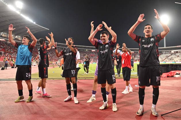 CRVENA ZVEZDA vs HAPOEL BEER SHEVA CELEBRATION football Crvena zvezda vs Hapoel Ber Sheva Champions league qualification match at Rajko Mitic stadium , Belgrade 27.08.2026 PHOTO FOOTBALL, CRVENA ZVEZDA, RED STAR, UEFA CHAMPIONS LEAGUE QUALIFICATIONS, HAPOEL BEER SHEVA Belgrade Rajko Mitic stadium Serbia Copyright: xMarkoxMetlasx xMNxPressx