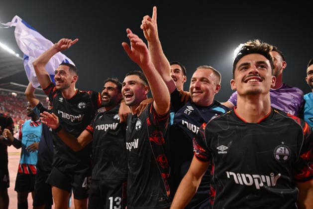 CRVENA ZVEZDA vs HAPOEL BEER SHEVA CELEBRATION football Crvena zvezda vs Hapoel Ber Sheva Champions league qualification match at Rajko Mitic stadium , Belgrade 27.08.2026 PHOTO FOOTBALL, CRVENA ZVEZDA, RED STAR, UEFA CHAMPIONS LEAGUE QUALIFICATIONS, HAPOEL BEER SHEVA Belgrade Rajko Mitic stadium Serbia Copyright: xMarkoxMetlasx xMNxPressx