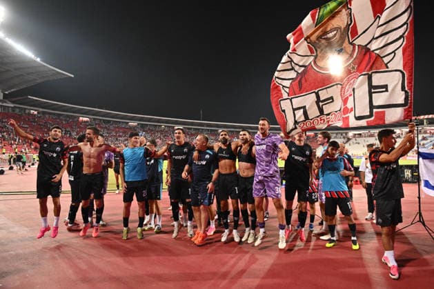 CRVENA ZVEZDA vs HAPOEL BEER SHEVA CELEBRATION football Crvena zvezda vs Hapoel Ber Sheva Champions league qualification match at Rajko Mitic stadium , Belgrade 27.08.2026 PHOTO FOOTBALL, CRVENA ZVEZDA, RED STAR, UEFA CHAMPIONS LEAGUE QUALIFICATIONS, HAPOEL BEER SHEVA Belgrade Rajko Mitic stadium Serbia Copyright: xMarkoxMetlasx xMNxPressx