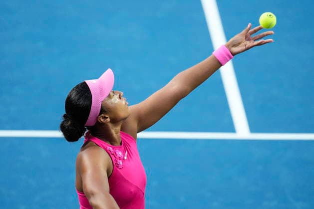 August 11, 2026, Toronto, On, CAN: Japan s Naomi Osaka serves to Kazakhstan s Elena Rybakina during National Bank Open tennis action in Toronto on Tuesday, August 11, 2026. Canada News - August 11, 2026  - ZUMAc35_ 20260811_zaf_c35_098 Copyright: xChrisxYoungx